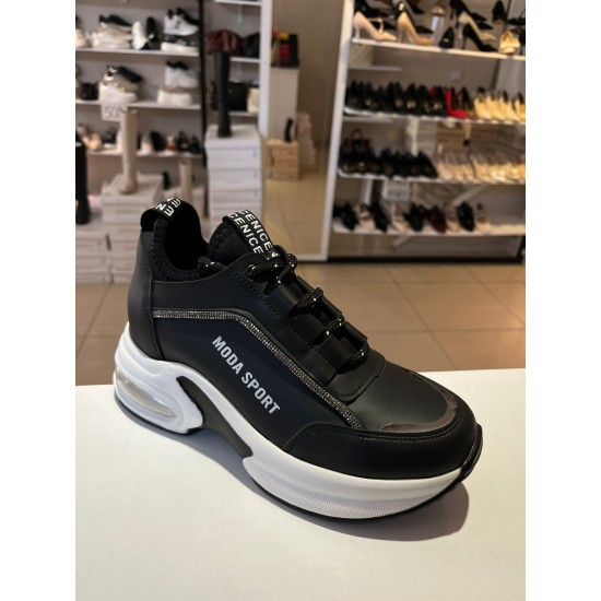 Siyah Taşlı Yüksek Taban Bağcıklı Spor Ayakkabı