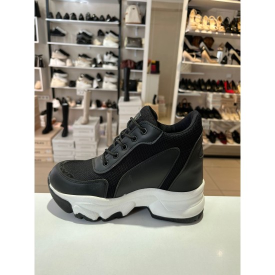 Siyah Işıltılı Yüksek Taban Bağcıklı Spor Ayakkabı