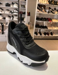 Siyah Işıltılı Yüksek Taban Bağcıklı Spor Ayakkabı