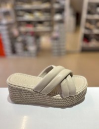 Bej Dolgu Taban Çapraz Bant Terlik