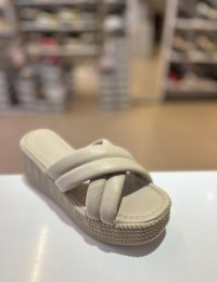 Bej Dolgu Taban Çapraz Bant Terlik