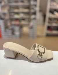 Bej Kalın Topuk Gold Toka Klasik Terlik