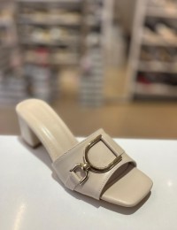 Bej Kalın Topuk Gold Toka Klasik Terlik