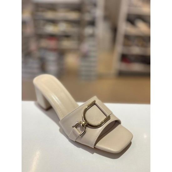 Bej Kalın Topuk Gold Toka Klasik Terlik