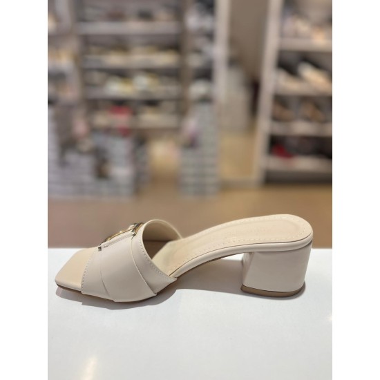 Bej Kalın Topuk Gold Toka Klasik Terlik