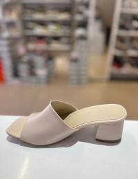 Bej Kalın Topuk Klasik Terlik