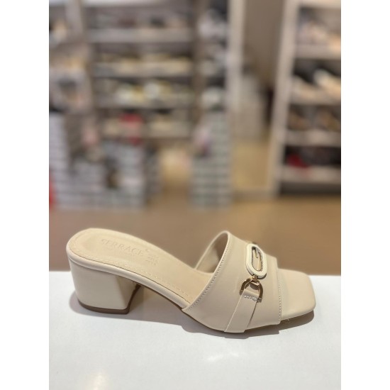 Bej Kalın Topuk Taş Tokalı Klasik Terlik