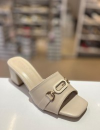 Bej Kalın Topuk Taş Tokalı Klasik Terlik