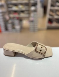 Bej Kısa Kalın Topuk Kilteli Terlik