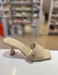 Bej Rugan Gümüş Tokalı Topuklu Terlik