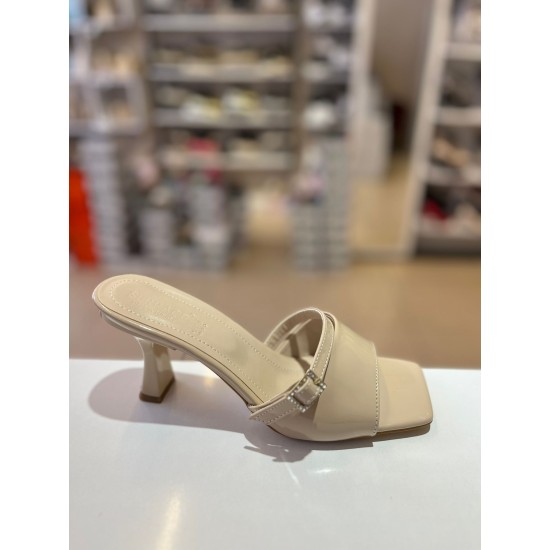 Bej Rugan Gümüş Tokalı Topuklu Terlik