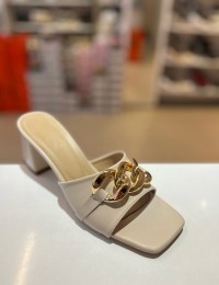 Bej Tek Bant Zincir Toka Topuklu Terlik