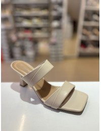 Bej Çift Bantlı Topuklu Terlik