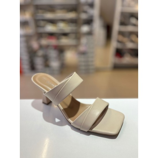 Bej Çift Bantlı Topuklu Terlik