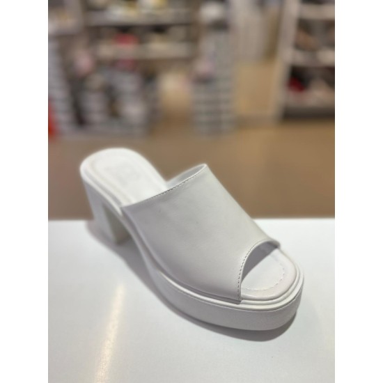 Beyaz Kalın Platform Topuk Düz Terlik