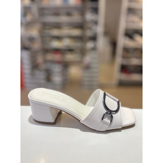 Beyaz Kalın Topuk Gümüş Toka Klasik Terlik