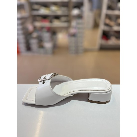 Beyaz Kısa Kalın Topuk Kilteli Terlik