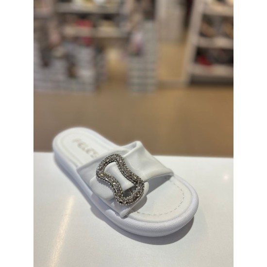 Beyaz Taşlı Gümüş Tokalı Yumuşak Taban Terlik