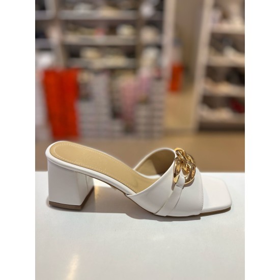 Beyaz Tek Bant Zincir Toka Topuklu Terlik