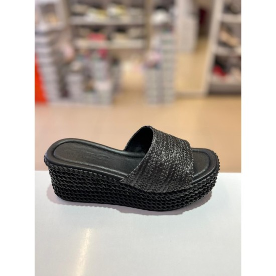 Siyah Dolgu Taban Hasır Terlik