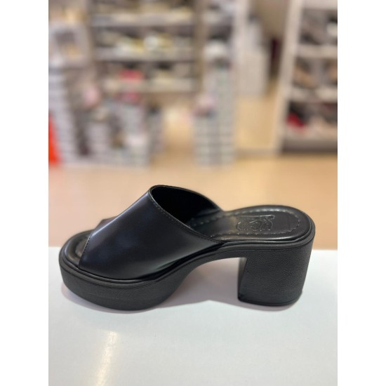 Siyah Kalın Platform Topuk Düz Terlik