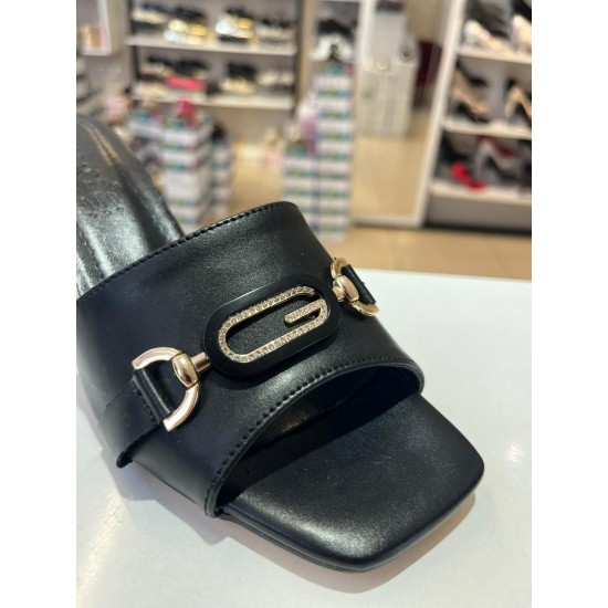 Siyah Kalın Topuk Taş Tokalı Klasik Terlik