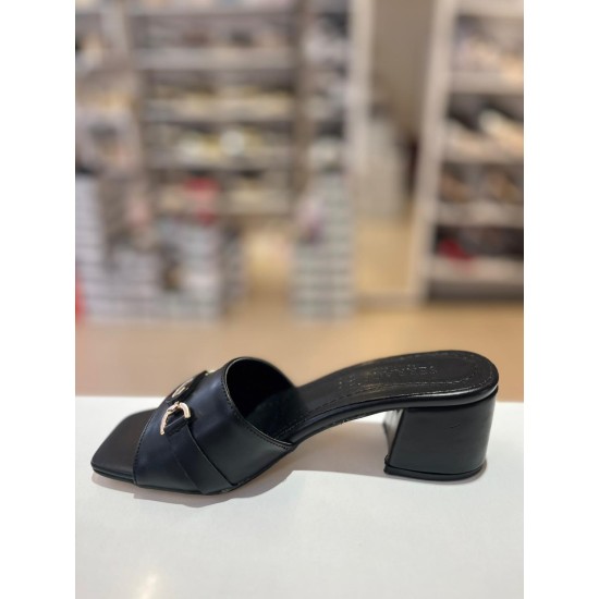 Siyah Kalın Topuk Taş Tokalı Klasik Terlik