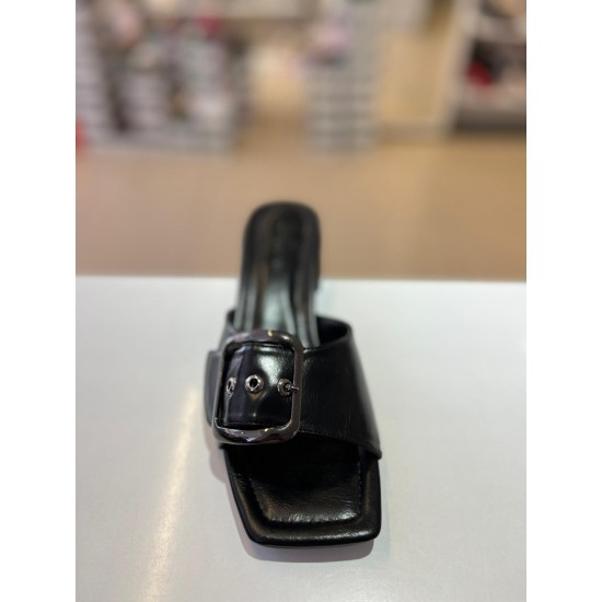 Siyah Kısa Kalın Topuk Kilteli Terlik