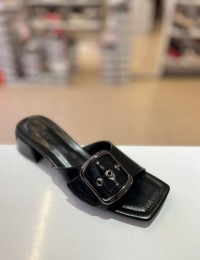 Siyah Kısa Kalın Topuk Kilteli Terlik