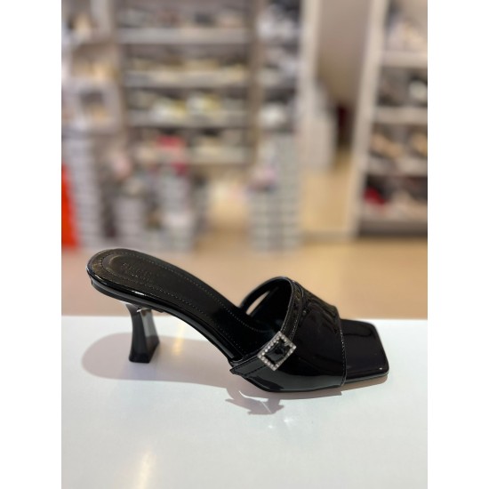 Siyah Rugan Gümüş Tokalı Topuklu Terlik