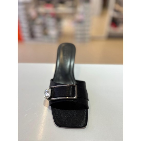 Siyah Tek Bant Elmas Taşlı Kısa Topuk Terlik