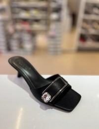 Siyah Tek Bant Elmas Taşlı Kısa Topuk Terlik