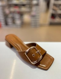 Taba Kısa Kalın Topuk Kilteli Terlik