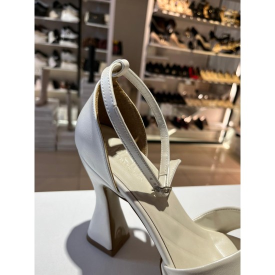 Beyaz Cilt Çapraz Bant Bilekten Bağlamalı Platform Ayakkabı