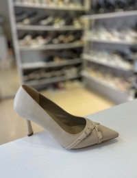 Bej Cilt Çapraz Bant Kilteli Sivri Burun Stiletto