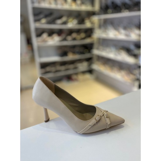 Bej Cilt Çapraz Bant Kilteli Sivri Burun Stiletto