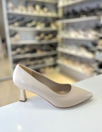 Bej Düz Klasik Kısa Topuk Stiletto