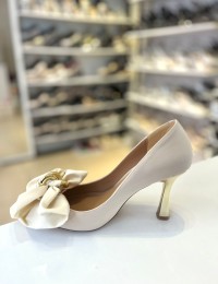 Bej Gold Toka Kırışık Kumaş Detay Sivri Burun Stiletto