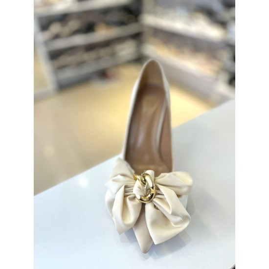 Bej Gold Toka Kırışık Kumaş Detay Sivri Burun Stiletto