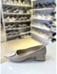 Bej Kalın Kısa Topuk Gold Çerçeve Toka Klasik Stiletto