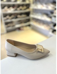 Bej Kalın Kısa Topuk Gold Çiçekli Toka Sivri Burun Stiletto