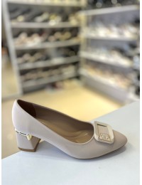 Bej Kalın Kısa Topuk Mat Saten Mini Gold Toka Stiletto