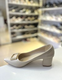 Bej Kalın Kısa Topuk Sivri Burun Kare Tokalı Stiletto