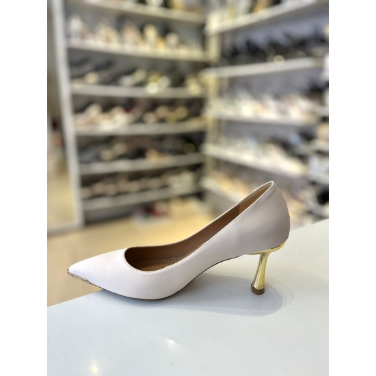 Bej İpek Vakum Doku Ucu Taşlı Gold Topuk Stiletto