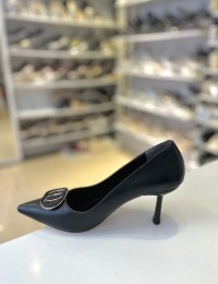 Siyah Cilt Gold Tokalı Sivri Burun Stiletto