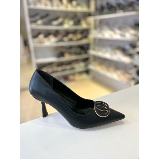 Siyah Cilt Gold Tokalı Sivri Burun Stiletto