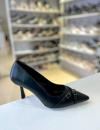 Siyah Cilt Çapraz Bant Kilteli Sivri Burun Stiletto