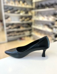 Siyah Düz Klasik Kısa Topuk Stiletto