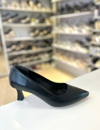 Siyah Düz Klasik Kısa Topuk Stiletto