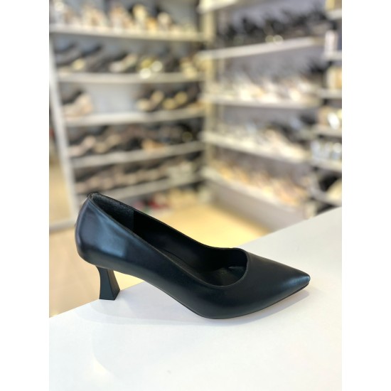 Siyah Düz Klasik Kısa Topuk Stiletto